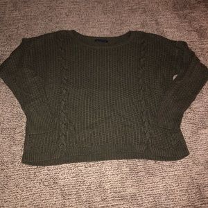 olive green american eagle sweater🐢